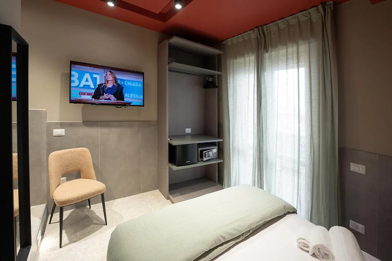 Mia Suites Porto Napoli 0*,  Italia
