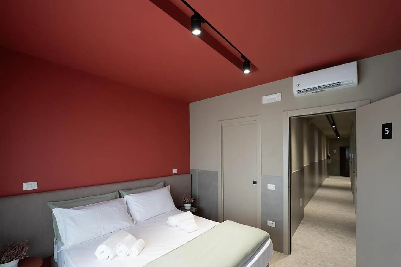 Affittacamere Mia Suites Porto Napoli