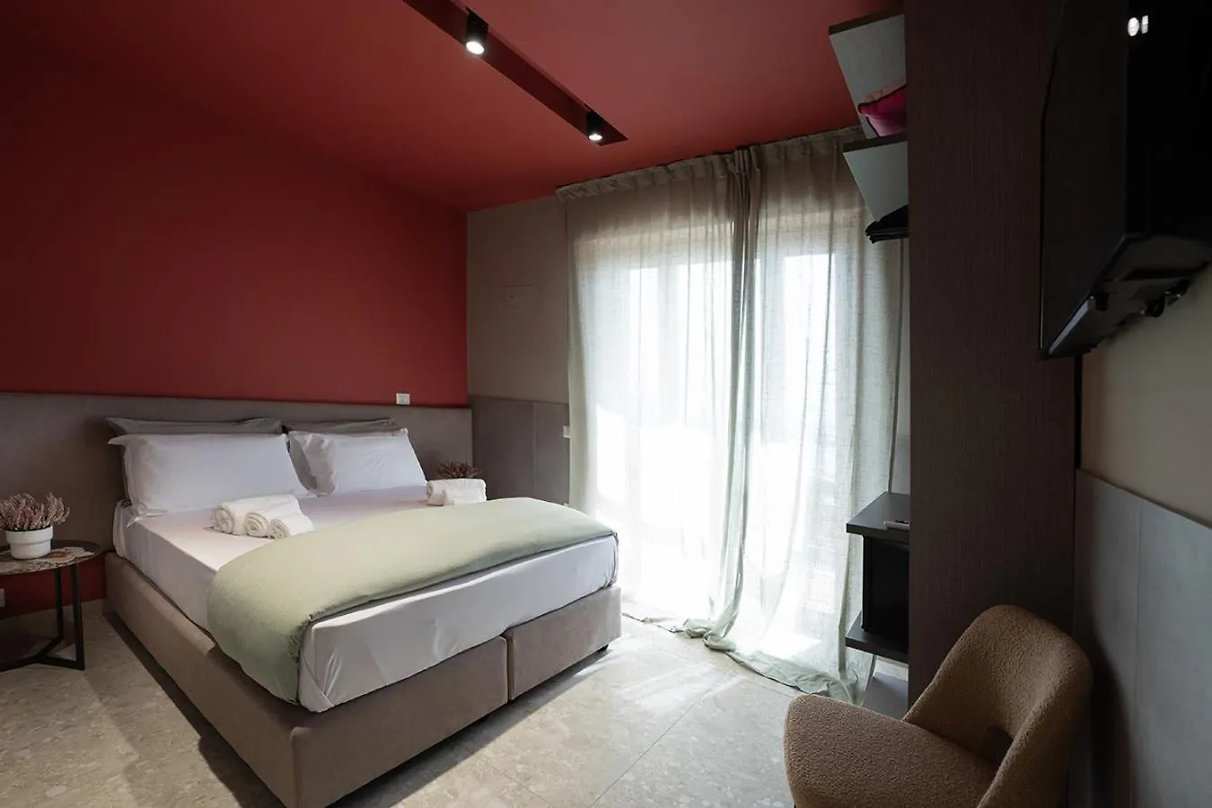 Mia Suites Porto Napoli 0*,