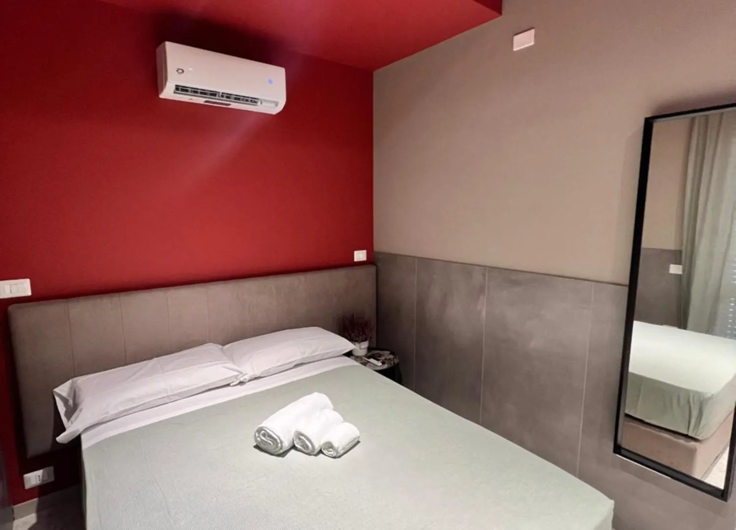 Affittacamere Mia Suites Porto Napoli