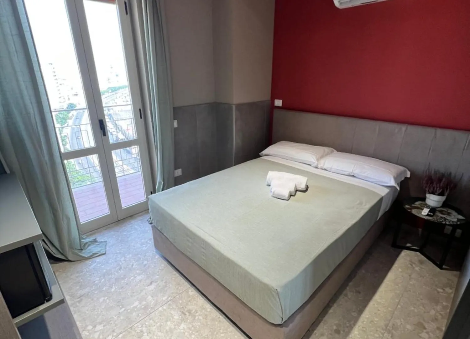 Affittacamere Mia Suites Porto Napoli
