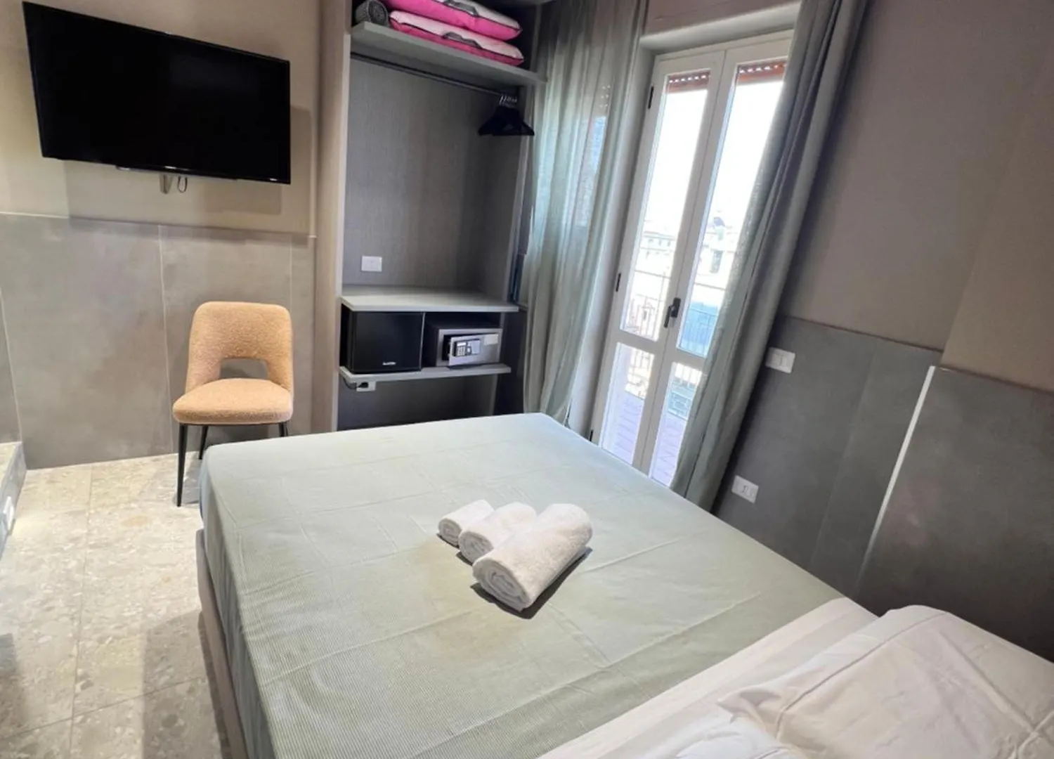 Mia Suites Porto Napoli Italia