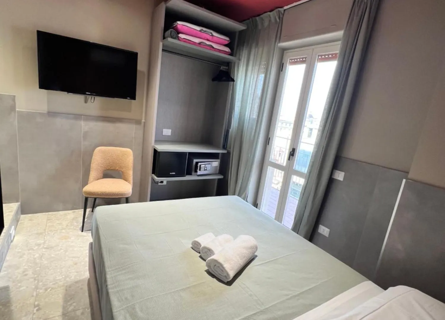 Mia Suites Porto Napoli Italia
