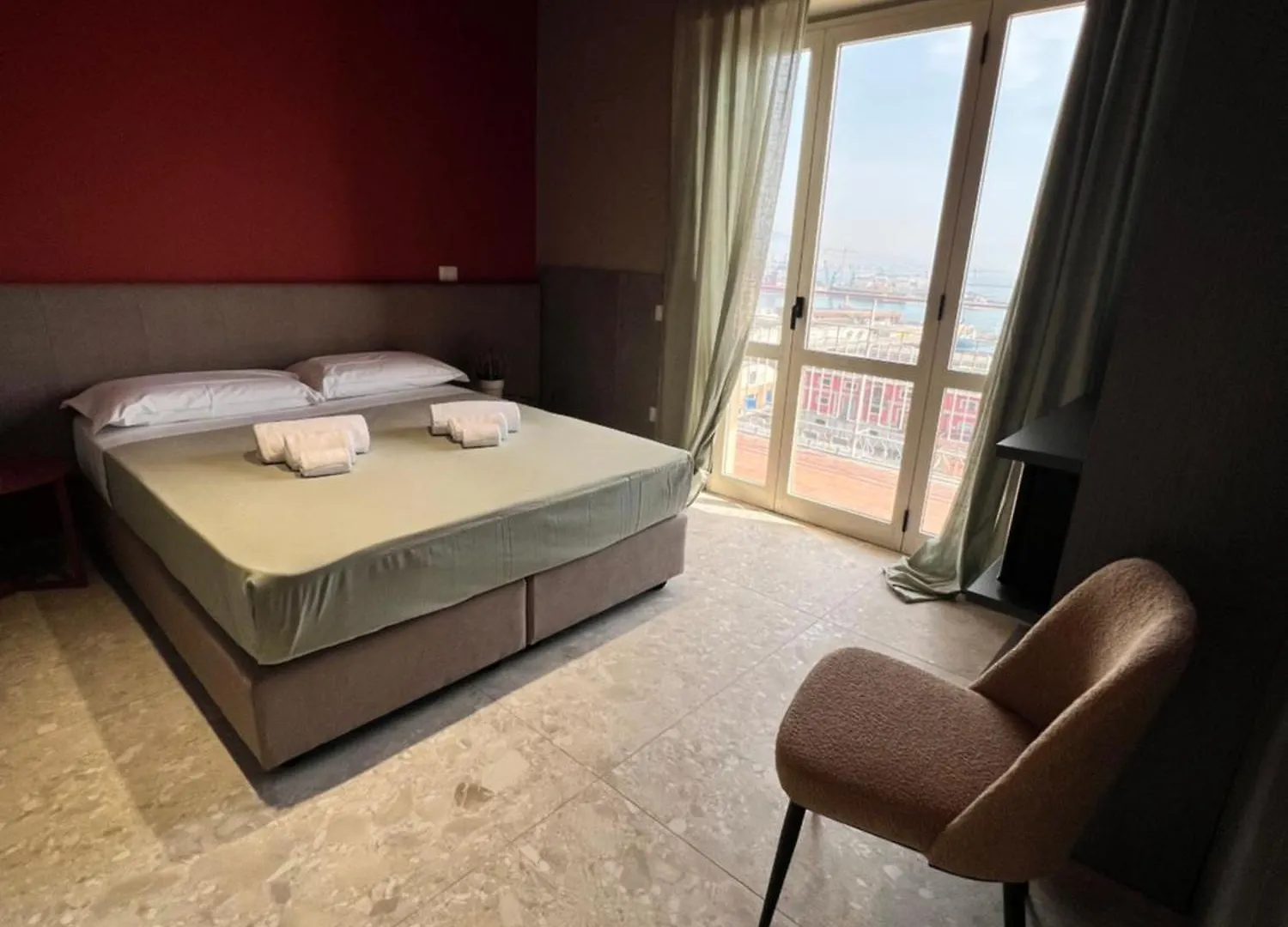 Affittacamere Mia Suites Porto Napoli